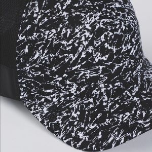 NWOT✨ Lululemon 🍋 Dash and Splash Cap